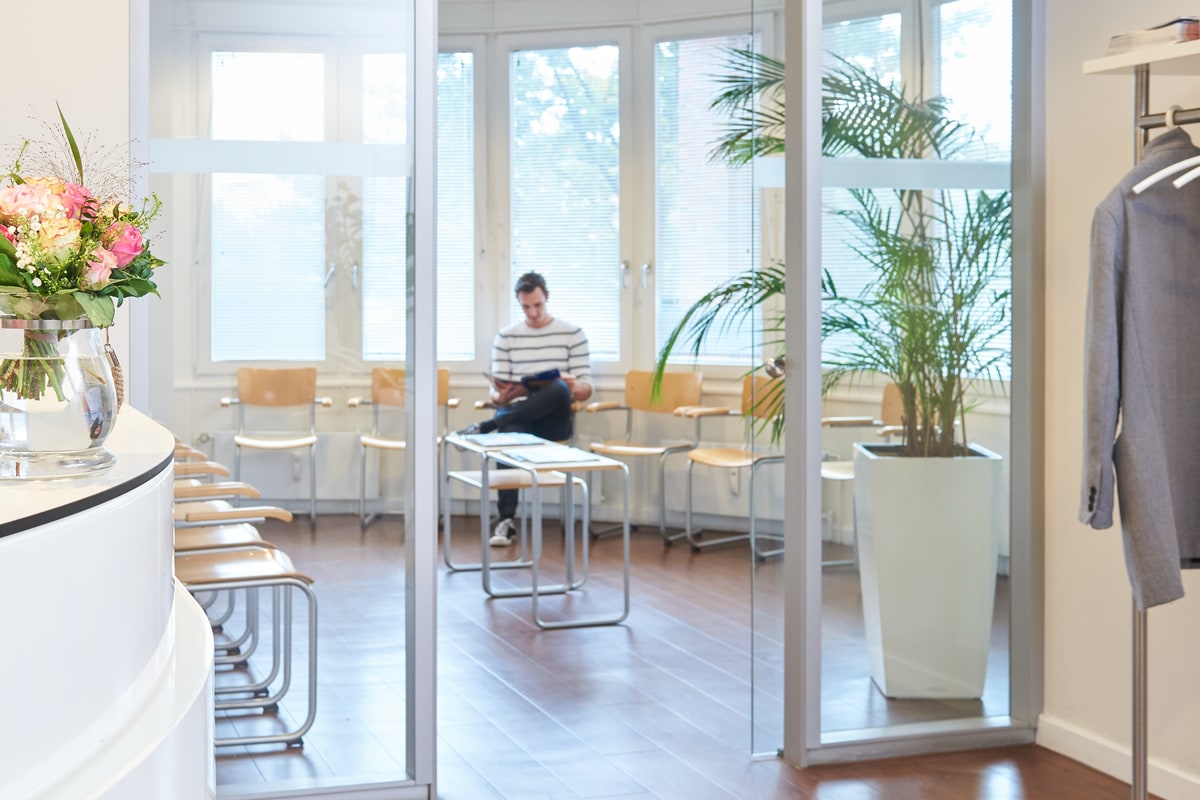 Wartezimmer im Hausarzt Forum Winterhude